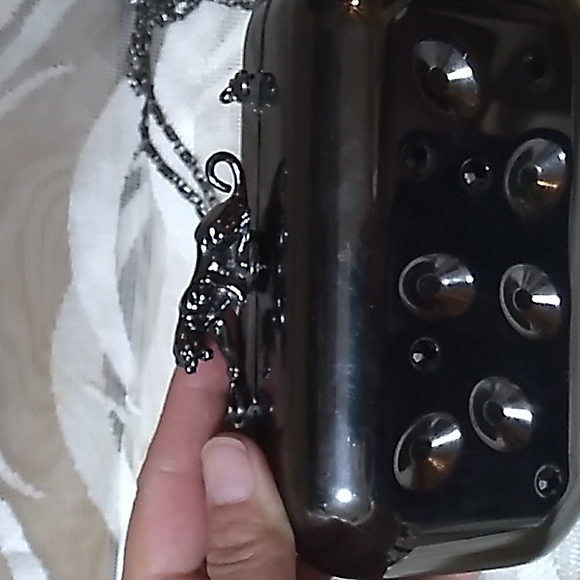 RARE***Metal Purse with Jaguar clasp - Picture 8 of 9